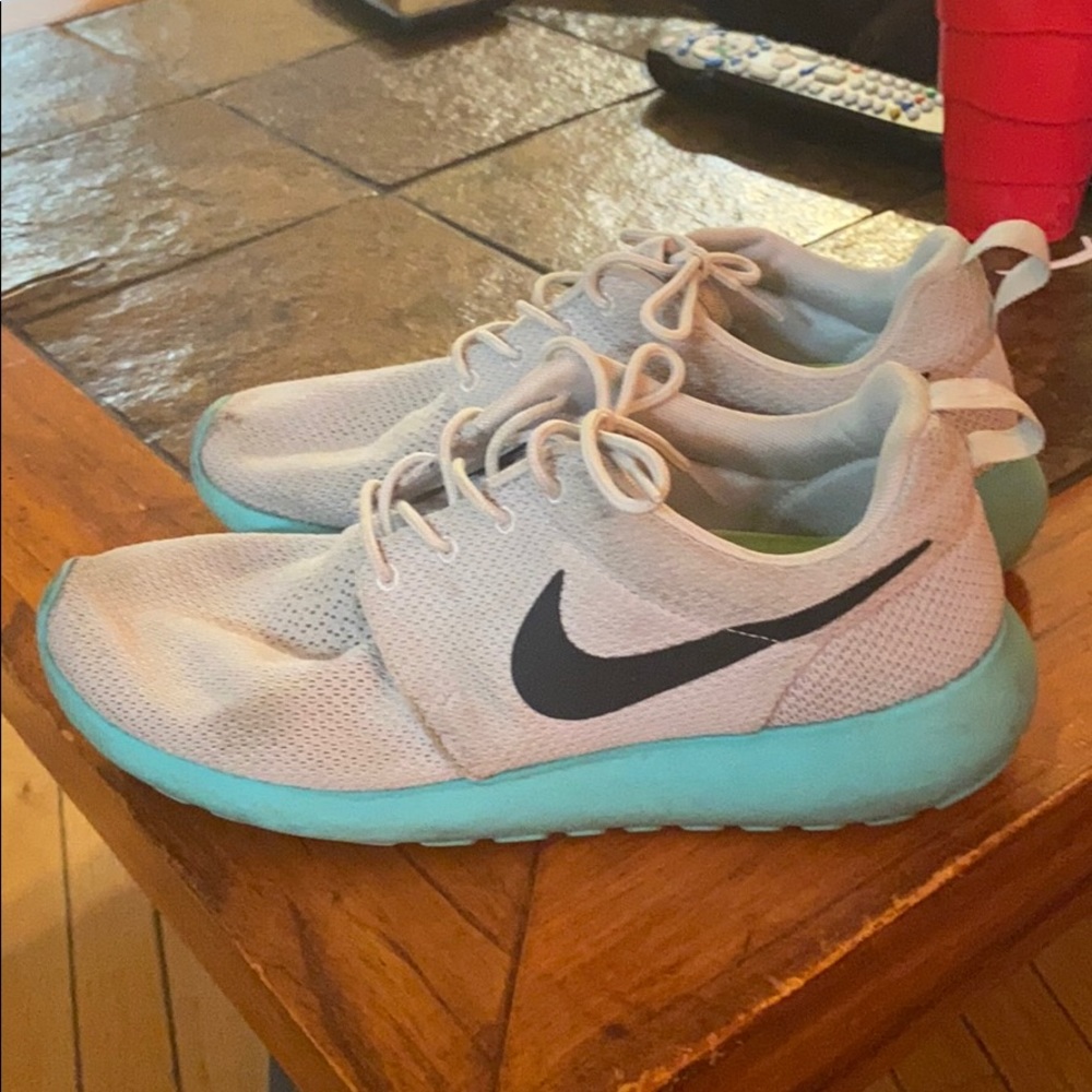 Nike Roche runs